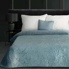 DomTextilu Krásny svetlo modrý zamatový prehoz na posteľ prešívaný metódou hot press Šírka: 220 cm | Dĺžka: 240 cm 47212-218817