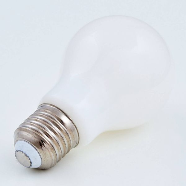 Lindby E27 LED žiarovka 7W, 806 lm, 2 700 K, opál, sklo, E27, 7W, Energialuokka: E, P: 10.5 cm