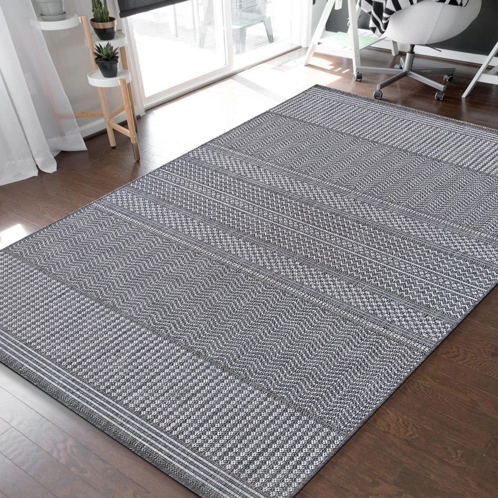 DomTextilu Univerzálny koberec s jemným vzorom v sivej farbe 45440-215279