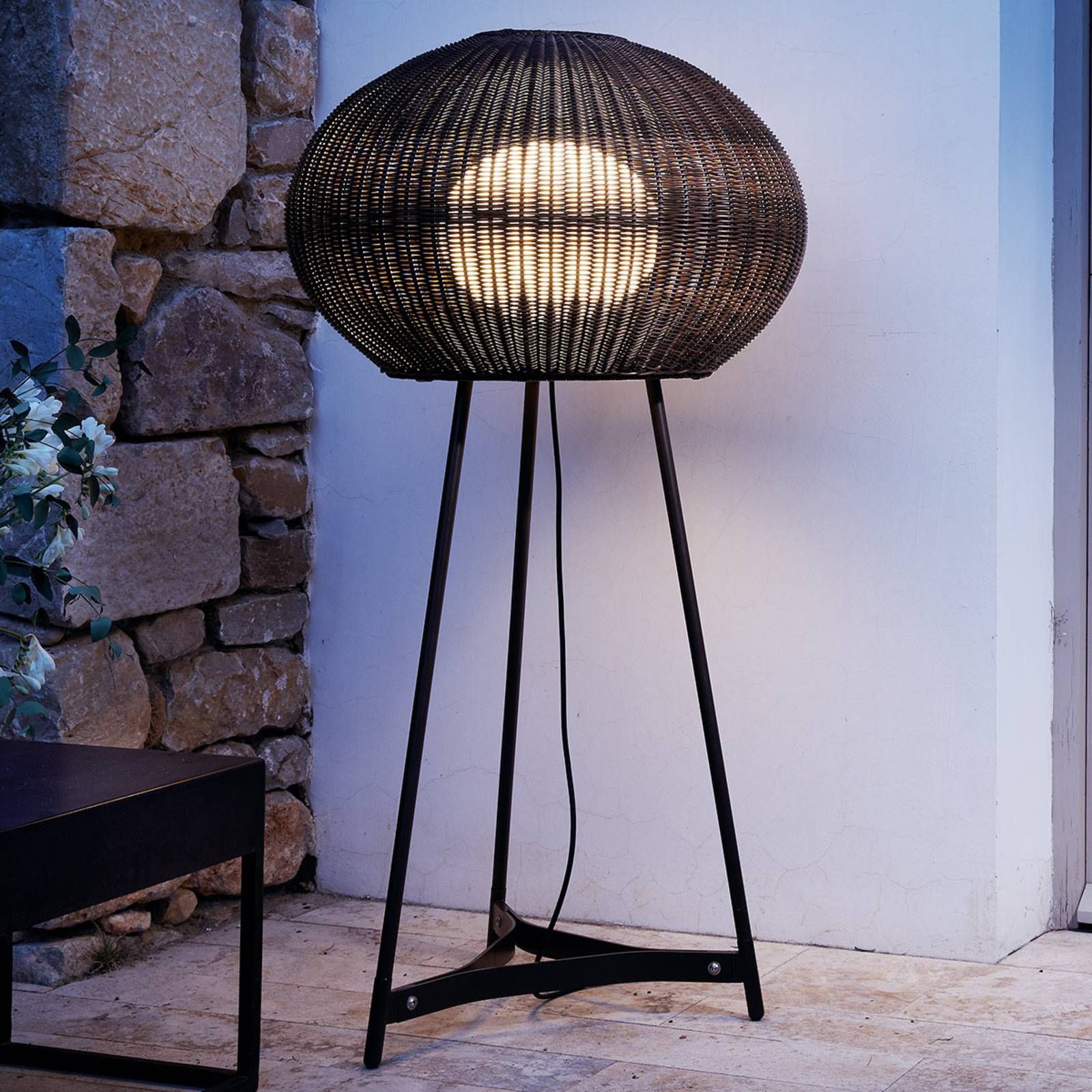 Bover Garota P/02 vonkajšia stojaca lampa v hnedej, hliník, ušľachtilá oceľ, polyetylén, umelé vlákno, E27, 22W, K: 132.8cm