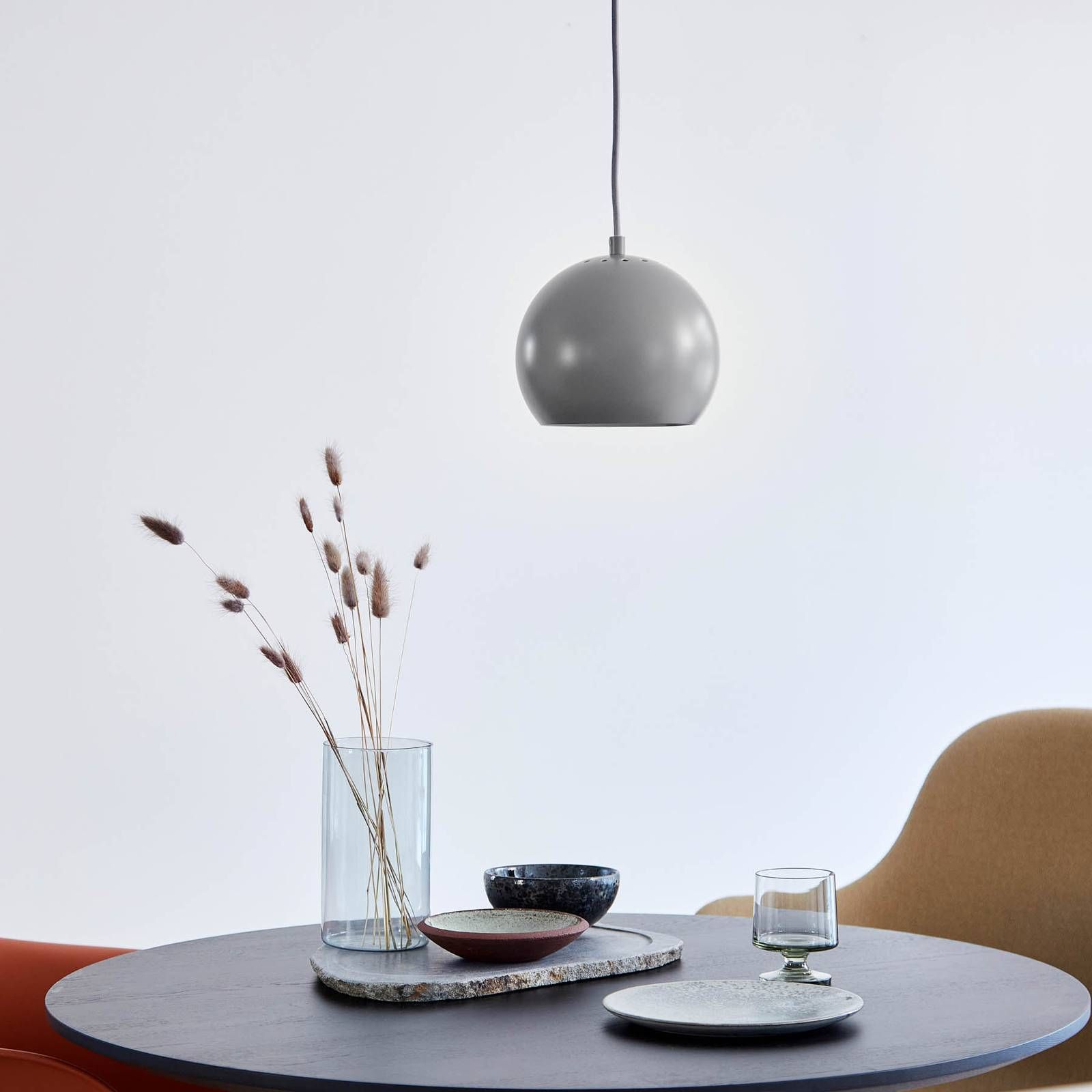 FRANDSEN Ball závesná lampa Ø18cm svetlosivá matná, Obývacia izba / jedáleň, kov, E27, 40W, K: 16cm