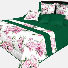 DomTextilu Prehoz na posteľ v krásnej zelenej farbe s potlačou ružových kvetín a zelených listov Šírka: 220 cm | Dĺžka: 240 cm 65868-239581