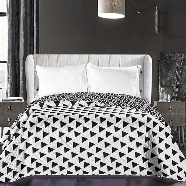 DomTextilu Biely obojstranný prehoz na posteľ s geometrickými vzormi Šírka: 220 cm | Dĺžka: 240 cm 7999-21827