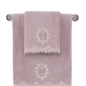 Soft Cotton Malé uteráky DESTAN 30x50cm. Malé uteráky Destan s čipkou 30x50cm a vyšitým ornamentom vo francúzskom štýle s vysokou gramážou,zaručuje vynikajúcu savosť a mäkkosť. Fialová / Lila