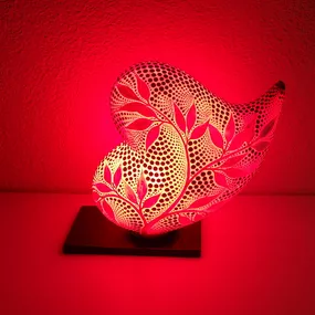 Stolná lampa červená SRDCE, 30 cm, obojstranne ručne maľovaná