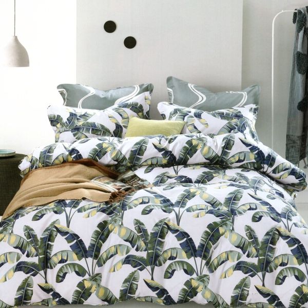 DomTextilu Štýlové posteľné obliečky z mikrovlákna s farebnými listami 3 časti: 1ks 160 cmx200 + 2ks 70 cmx80 Biela 140x200 cm 22934-141099