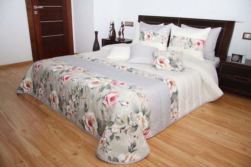 DomTextilu Smotanový prehoz na posteľ s motívom bielych a ružových ruží Šírka: 220 cm | Dĺžka: 240 cm 4614-104238