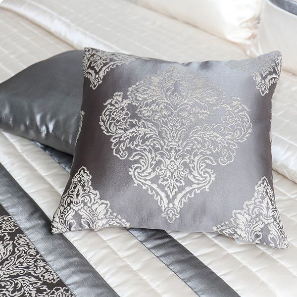DomTextilu Luxusný prehoz na posteľ barokového designu v zlato sivej farbe 200 x 220 cm  48467-221758