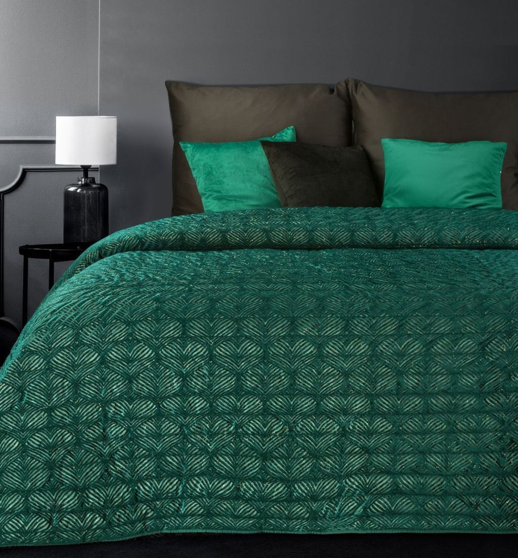 DomTextilu Krásny zelený prehoz na posteľ s trblietkami Šírka: 220 cm | Dĺžka: 240 cm 40657-185707