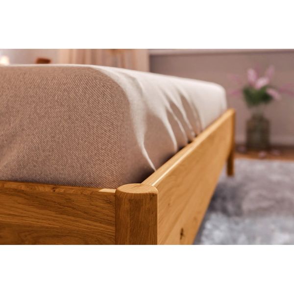 Dvojlôžková posteľ z dubového dreva s čalúneným čelom 160x200 cm Pola - The Beds