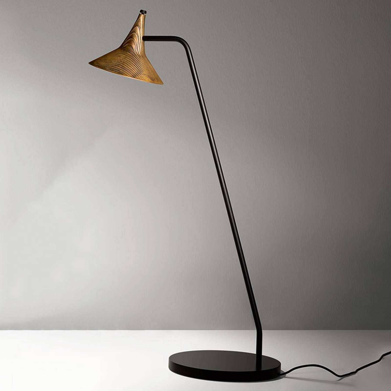 Artemide Stolná lampa Unterlinden mosadz 3 000K, Obývacia izba / jedáleň, mosadz, 9W, K: 51.6cm