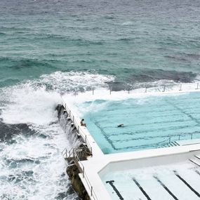 BUBOLA e NAIBO - Obrázok plávanie skalný bazén 100x150 cm