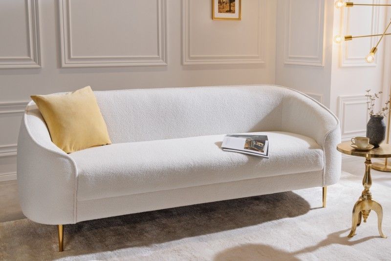 Estila Art deco dizajnová sedačka Sintra s boucle poťahom bielej farby na zlatých nožičkách 205cm