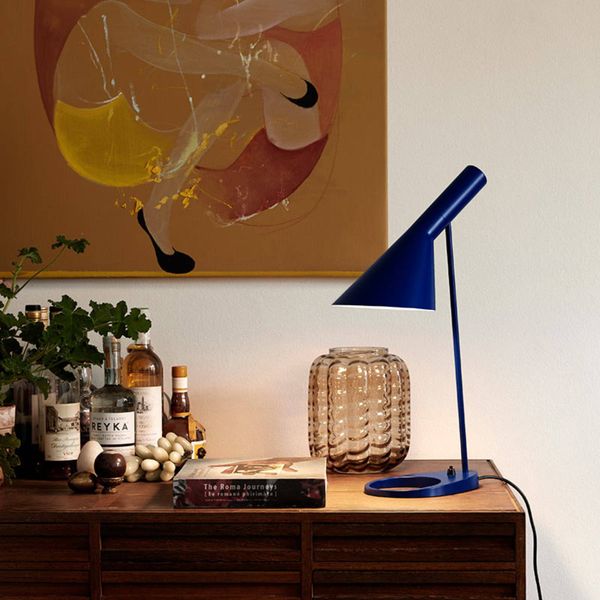 Louis Poulsen AJ - stolná lampa, polnočná modrá, Obývacia izba / jedáleň, oceľ, zinkový tlakový odliatok, E27, 20W, L: 16 cm, K: 56cm