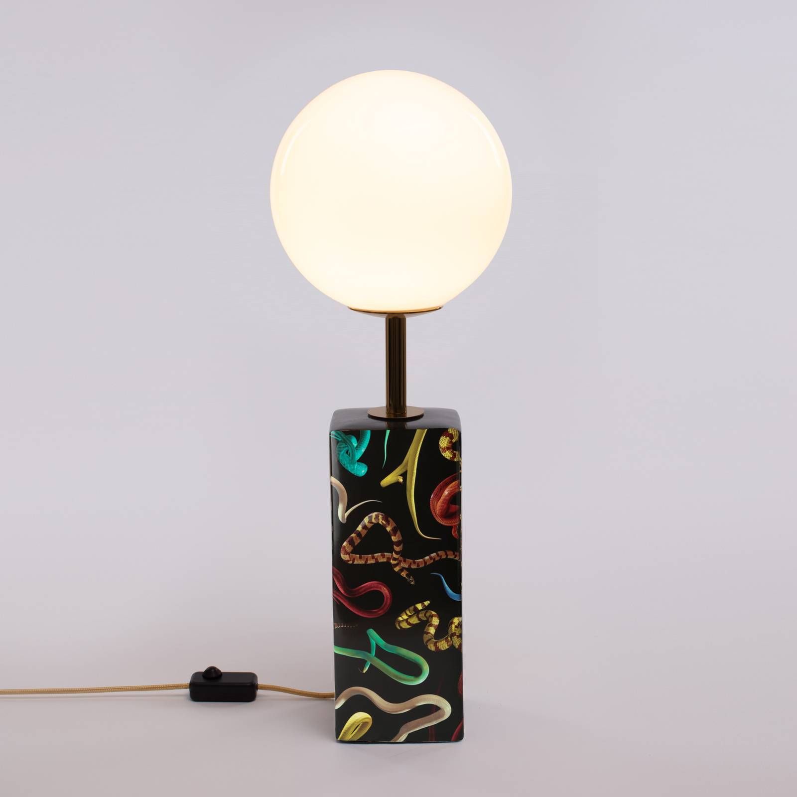 SELETTI Stolová LED lampa Toiletpaper s hadím motívom, Obývacia izba / jedáleň, porcelán, sklo, kov, E14, 4W, K: 70cm