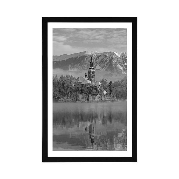 Plagát s paspartou kostol pri jazere Bled v Slovinsku v čiernobielom prevedení - 30x45 silver