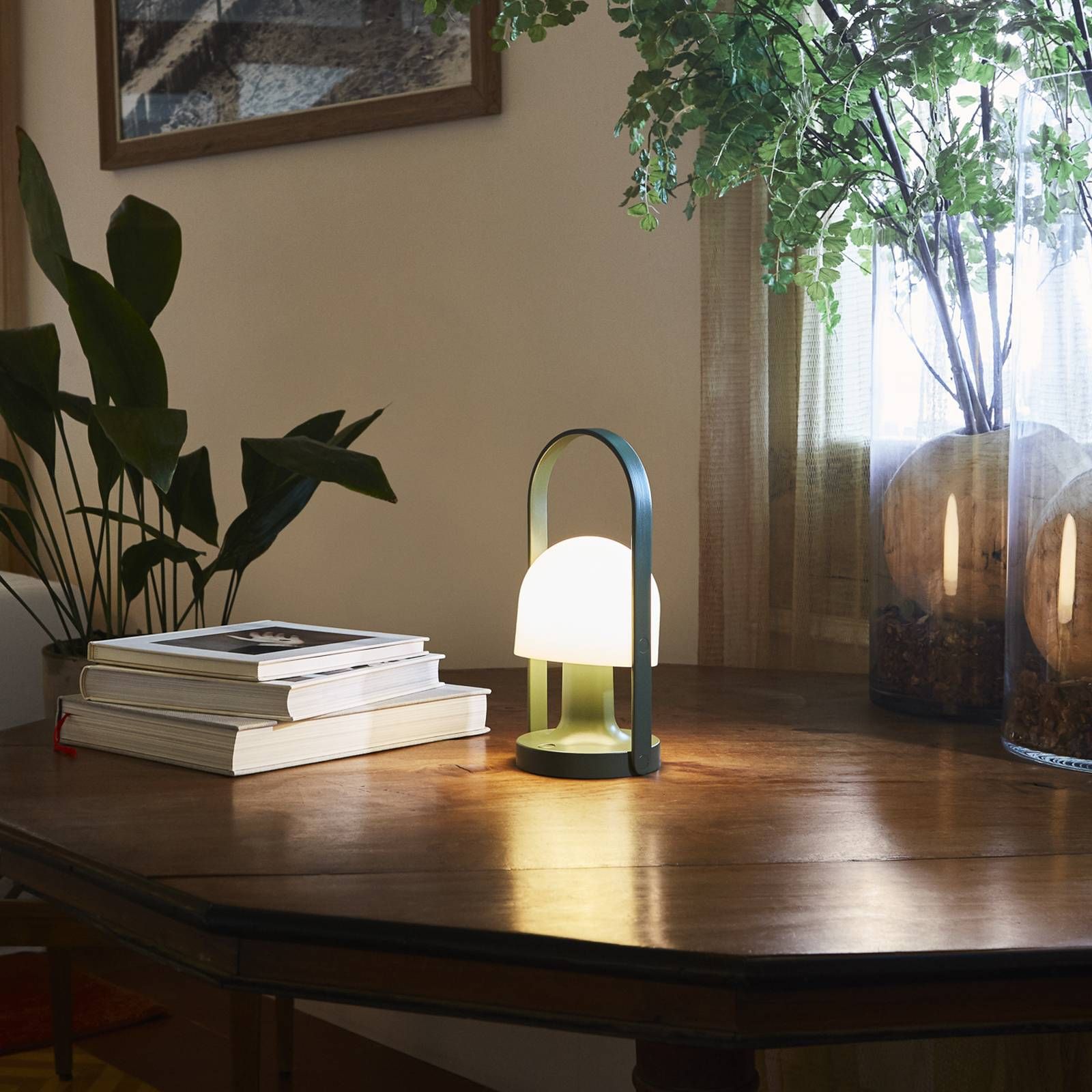 Marset MARSET FollowMe stolová LED lampa batérie zelená, Obývacia izba / jedáleň, polykarbonát, preglejka, 4.7W, K: 28.8cm