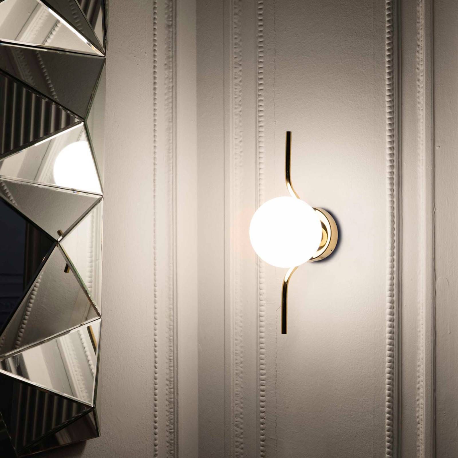 FARO BARCELONA Nástenné LED svietidlo Le Vita s opálovým sklom, Obývacia izba / jedáleň, hliník, opálové sklo, 6W, K: 40cm