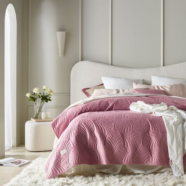 DomTextilu Ružový velúrový prehoz na posteľ Feel 200 x 220 cm 70540