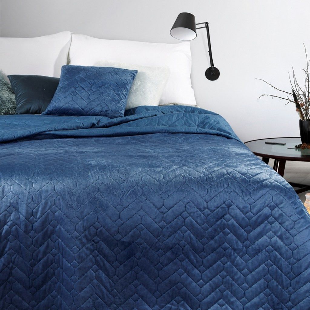 DomTextilu Obojstranný prešívaný prehoz na posteľ modrej farby Šírka: 70 cm | Dĺžka: 160 cm 29348-158842