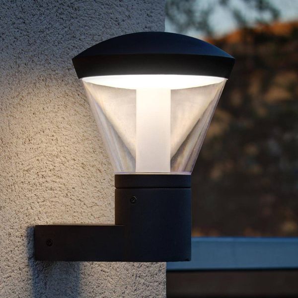 FARO BARCELONA Pôsobivé vonkajšie nástenné LED svietidlo Shelby, odliatok hliníkovej zliatiny, polykarbonát, 10W, K: 27cm