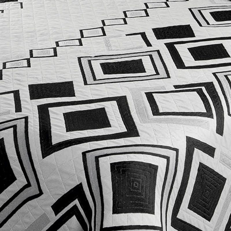 DomTextilu Štýlový čierno biely prehoz s geometrickým motívom Šírka: 230 cm | Dĺžka: 260 cm 22083-139048