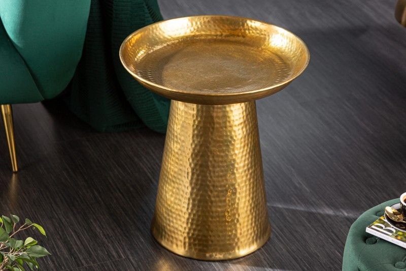 Estila Orientálny príručný stolík Hammerblow zlatej farby s okrúhlou podstavou 45cm
