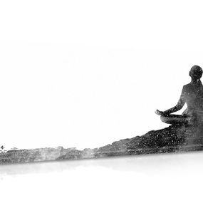 Obraz meditujúca žena v čiernobielom prevedení - 120x60