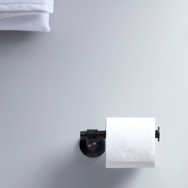 Buster + Punch Černý jednoduchý držák na toaletní papír B+P - WELDERS BLACK