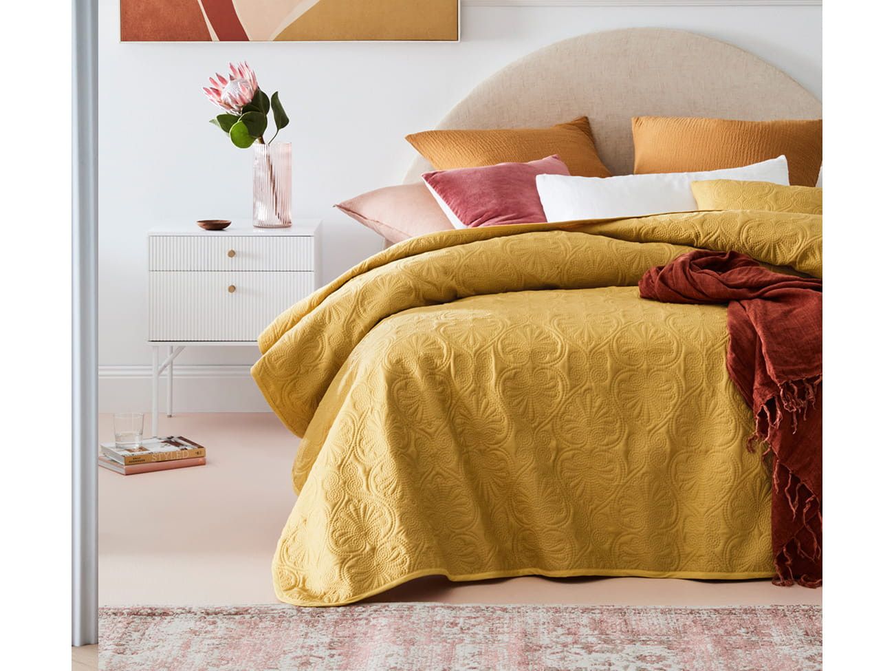DomTextilu Žltý jednofarebný prešívaný prehoz na posteľ 200 x 220 cm 40288