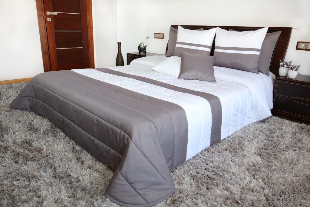 DomTextilu Prikrývky na manželskú posteľ bielo sivej farby Šírka: 240 cm | Dĺžka: 240 cm 6839-124726