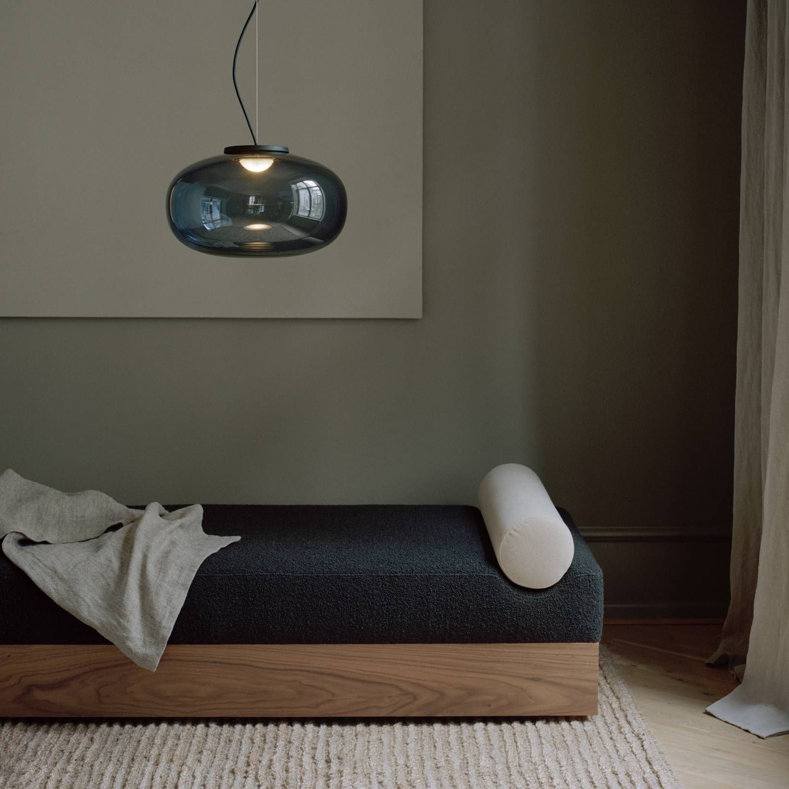New Works Karl-Johan Large závesná lampa 40cm sivá, Obývacia izba / jedáleň, hliník, sklo, 11W, K: 24cm