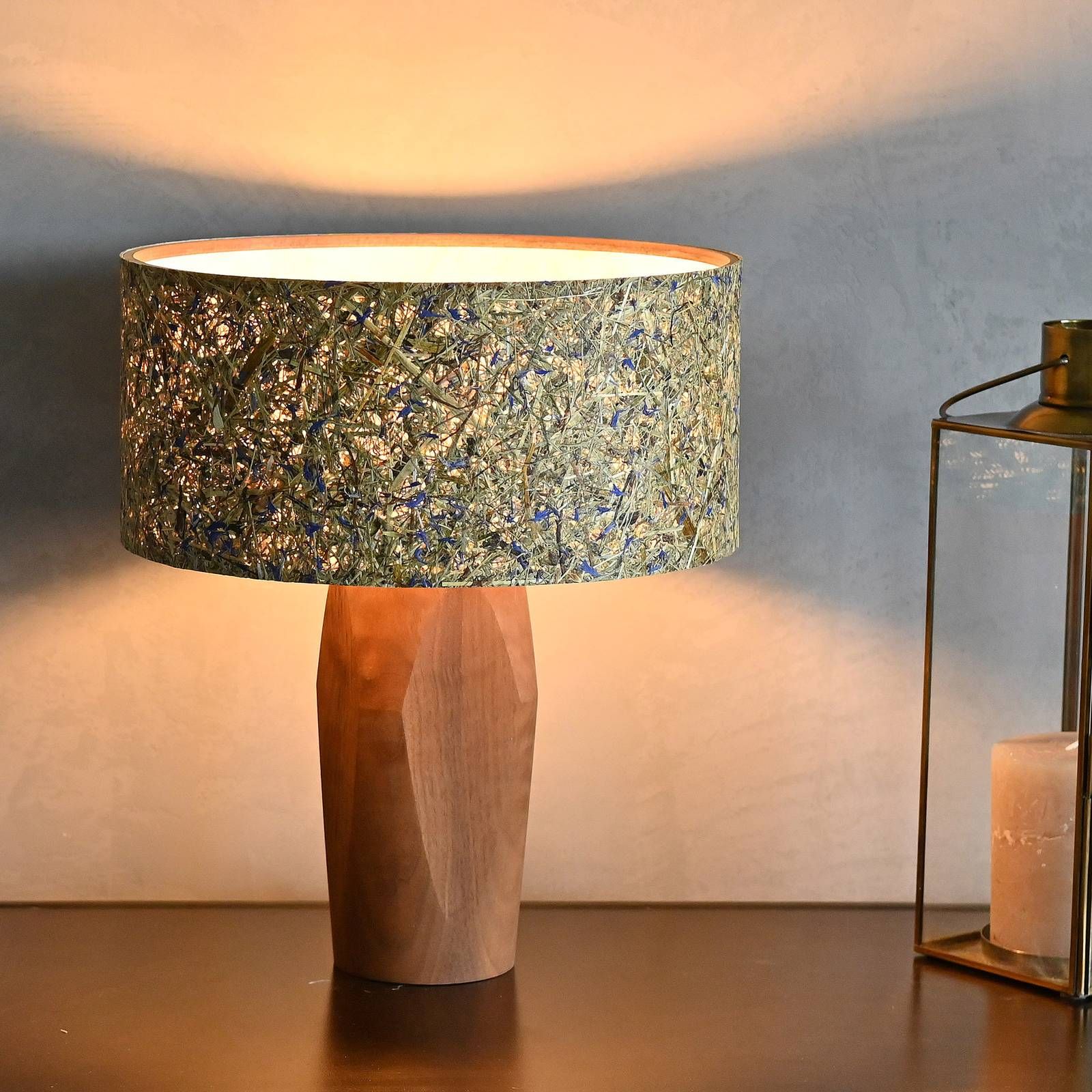 LeuchtNatur Pura stolová LED lampa orech/nevädza, Obývacia izba / jedáleň, drevo, alpské seno, E27, 7W, K: 33cm