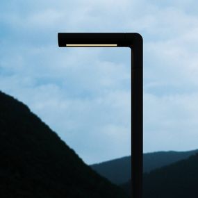 FLOS Walkstick Pipe 1 chodník. svetlo 2700K čierna, hliník, sklo, 7W, K: 60cm