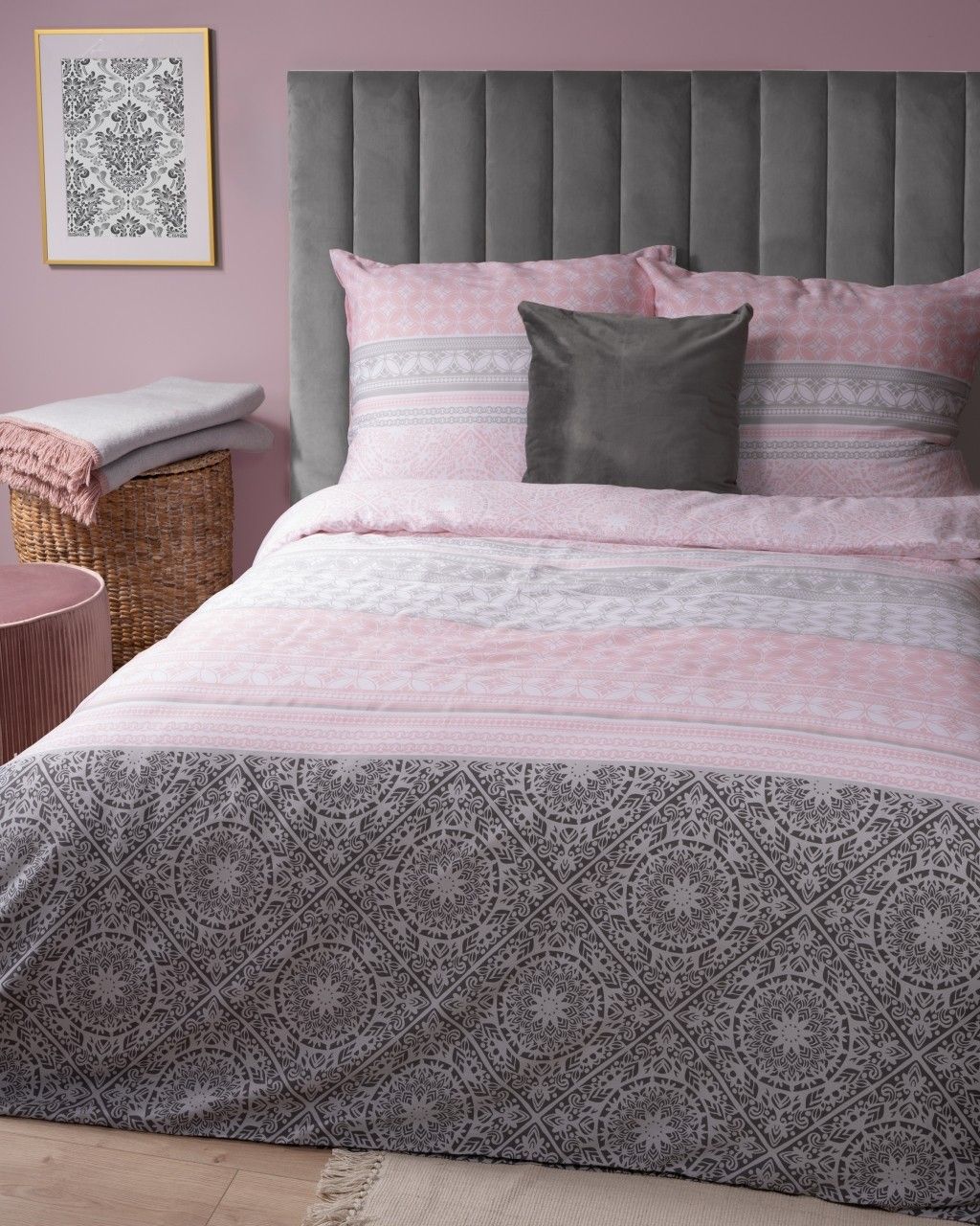 Vzorovaná ružová posteľná bielizeň z bavlneného saténu 3 časti: 1ks 160x200 + 2ks 70x80 Ružová