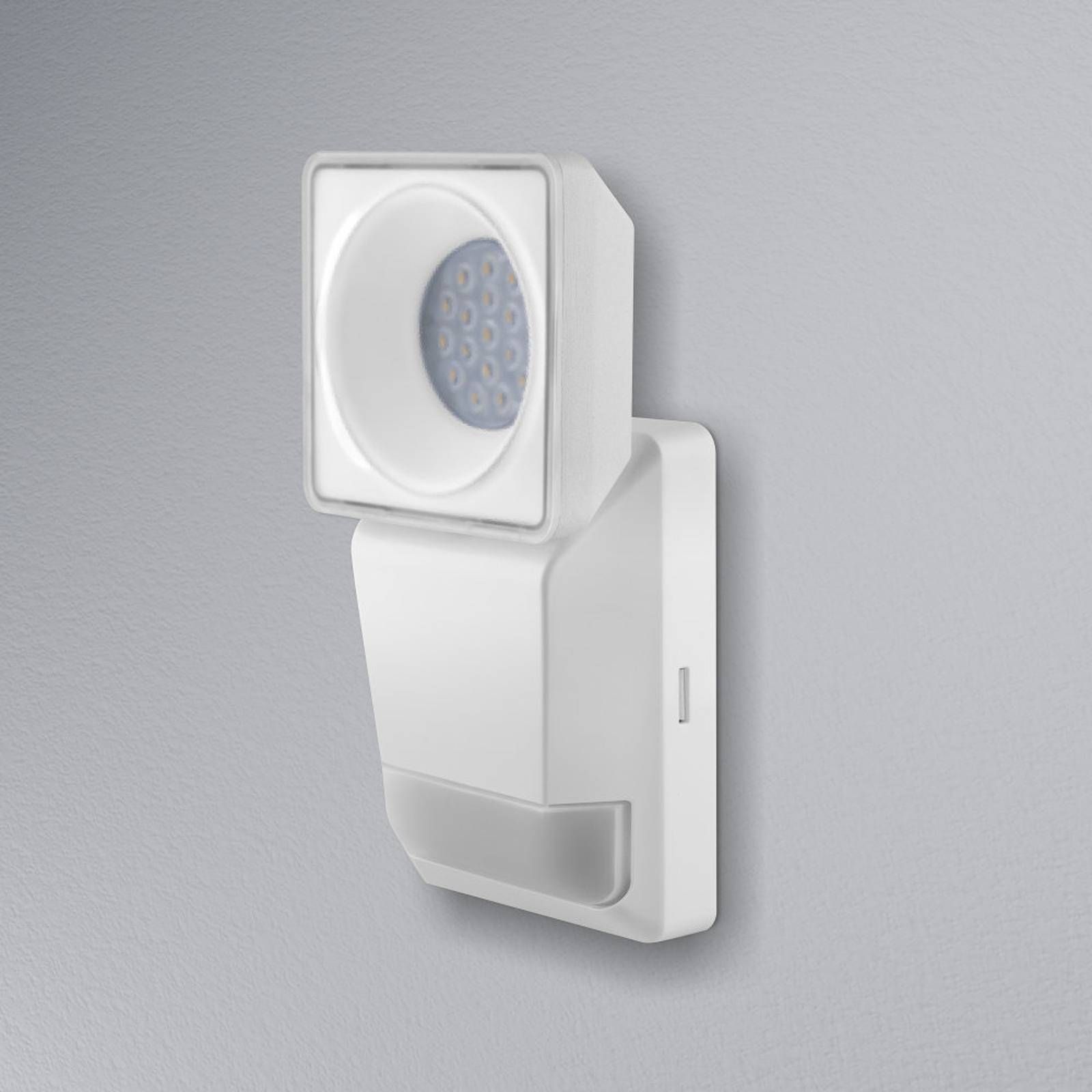 LEDVANCE Endura Pro Spot snímač bod. LED 8W biela, polykarbonát, 8W, Energialuokka: E, L: 8.7 cm, K: 18.7cm
