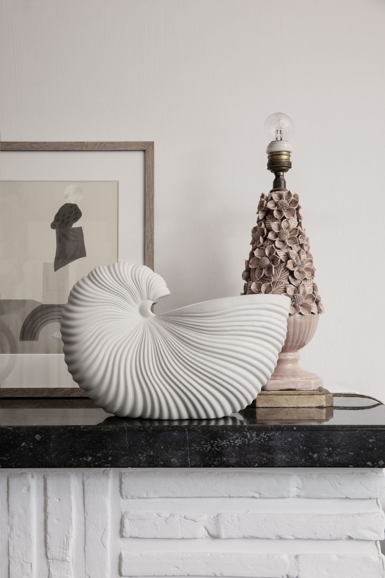 ferm LIVING Keramický obal na kvetináč Shell Pot Off White