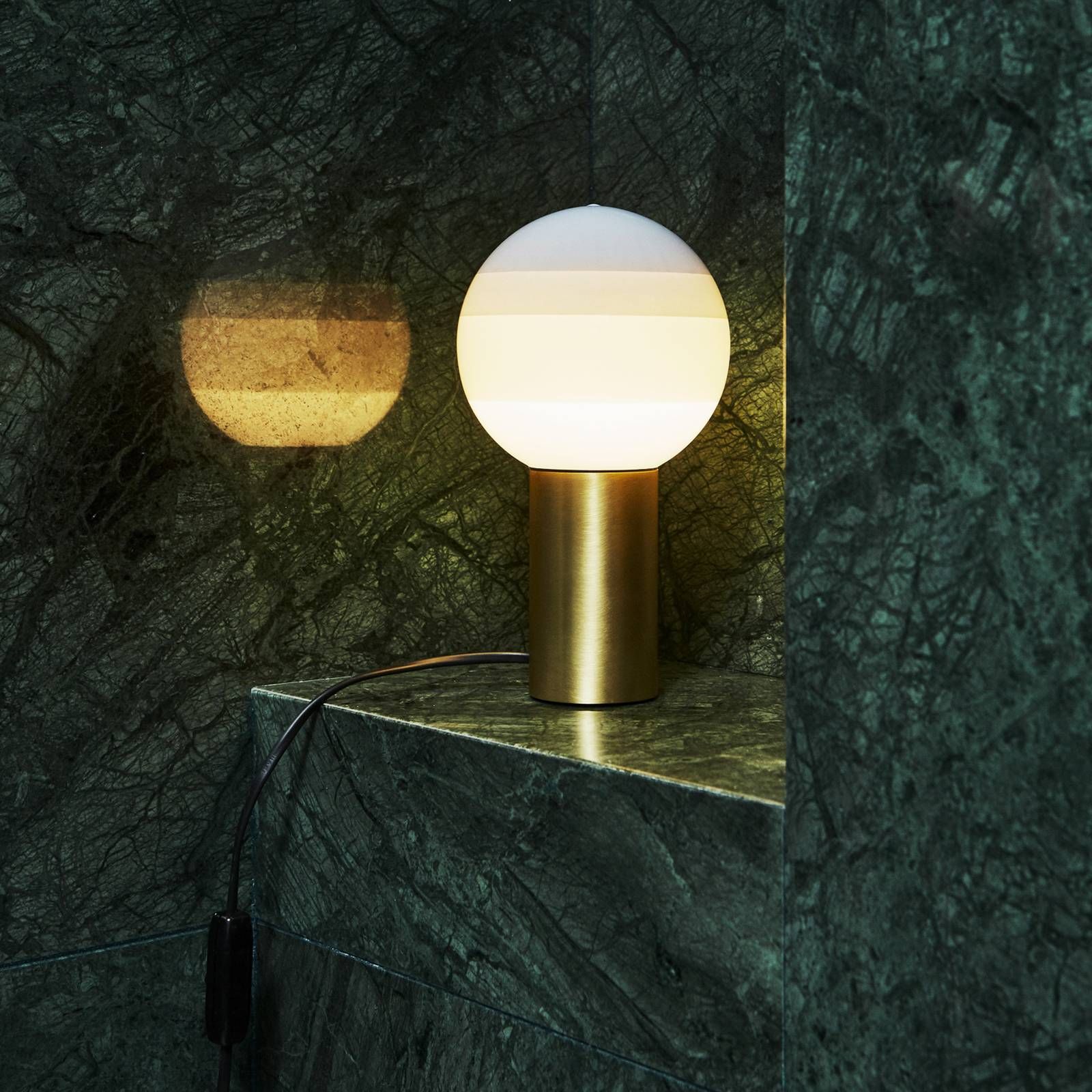 Marset MARSET Dipping Light M stolová lampa biela/mosadz, Obývacia izba / jedáleň, sklo, kov, 8.6W, K: 54cm