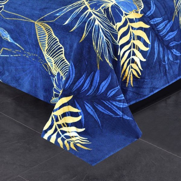 DomTextilu Mikroplyšové posteľné obliečky modrej farby s rastlinným motívom  Modrá 68698-244461