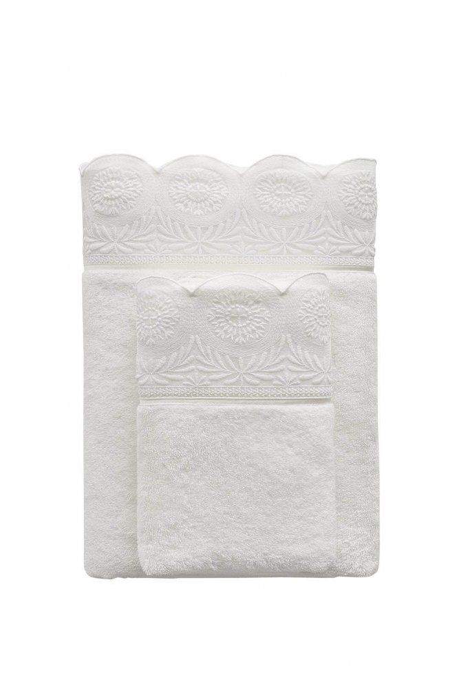 Soft Cotton Osuška QUEEN 85x150 cm. Luxusná osuška QUEEN má rozmery 85 x 150 cm. 100% česaná bavlna s antibakteriálnou úpravou si vás podmaní tým, ako je príjemná k pokožke. Smotanová