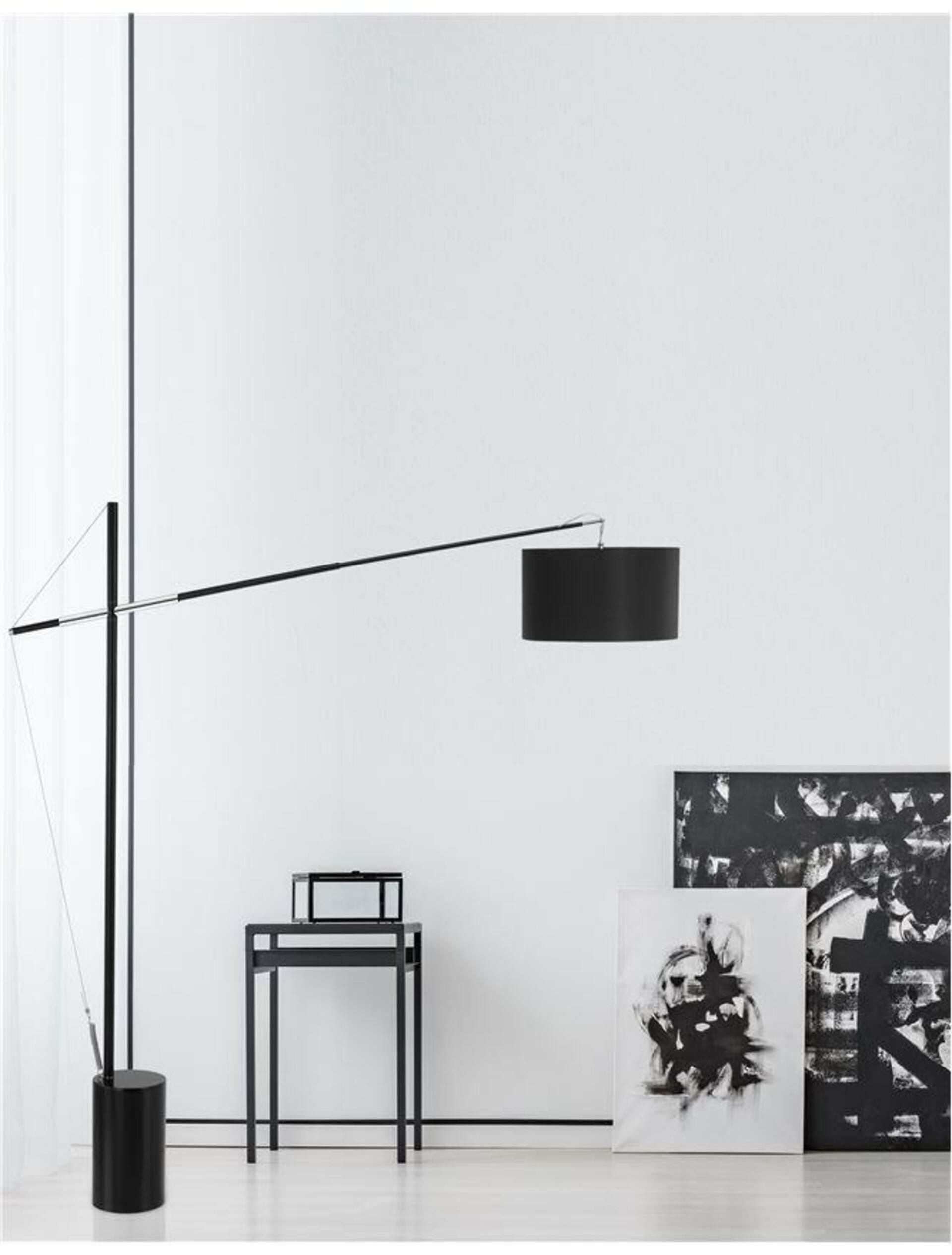 Nova Luce Nadčasová stojací lampa Traccia s extra dlouhým ramenem - 1 x 40 W, černá NV 41455401