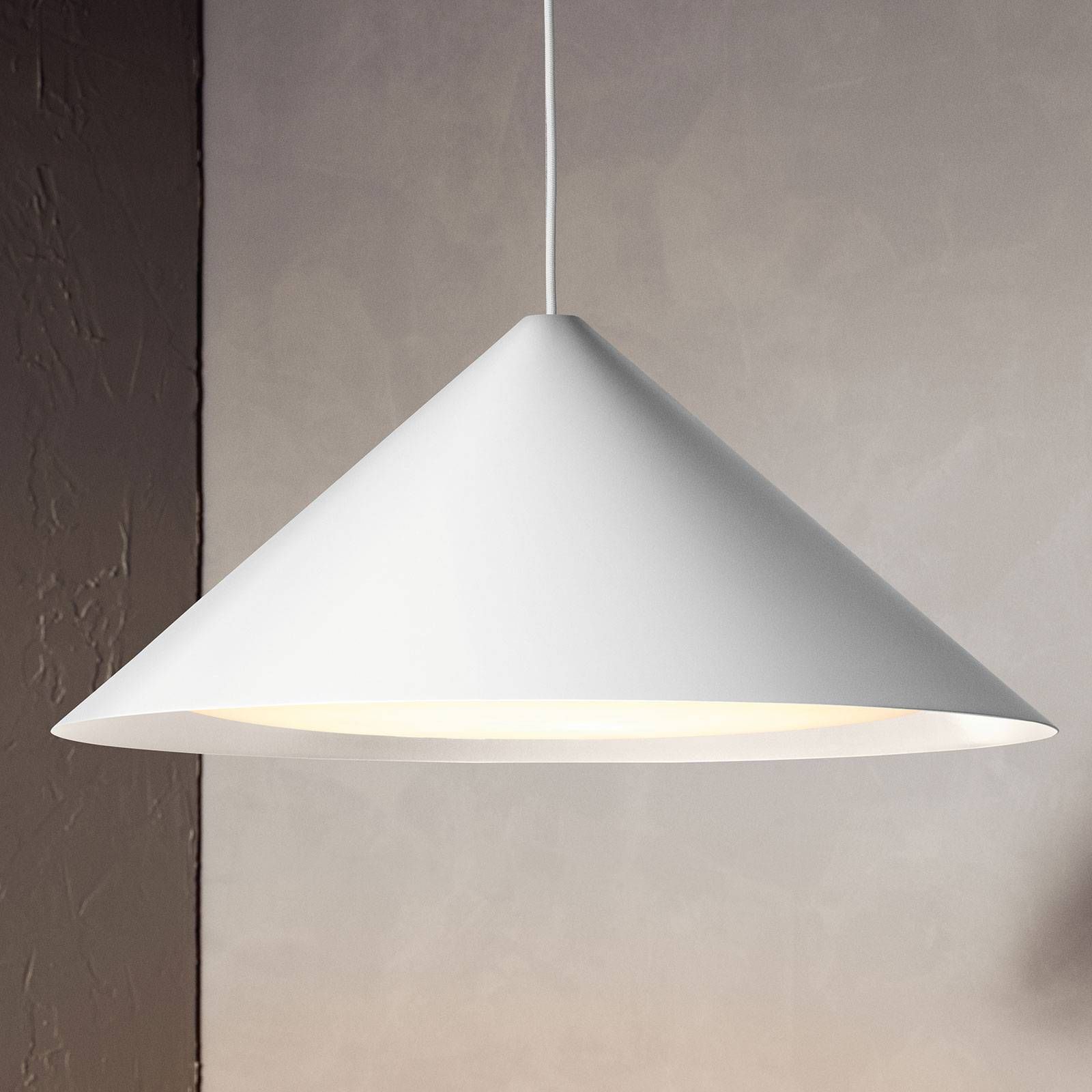 Louis Poulsen Keglen závesné LED 65cm biele, Obývacia izba / jedáleň, hliník, polykarbonát, 31W, K: 27cm