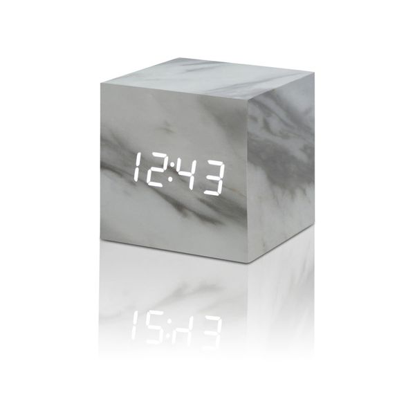 Sivý budík v mramorovom dekore s bielym LED displejom Gingko Cube Click Clock