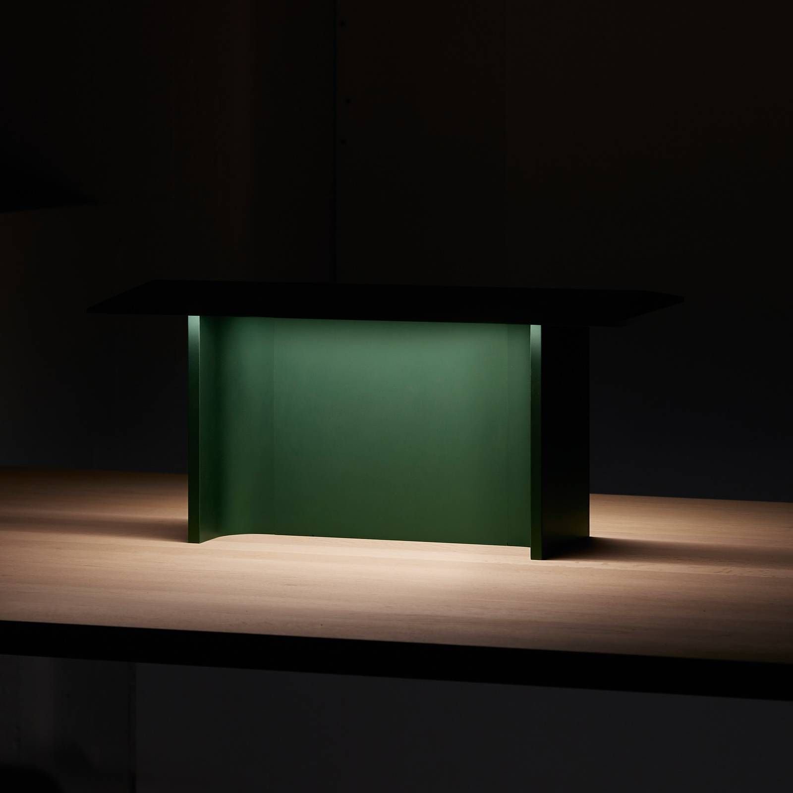 Luceplan Fienile stolná LED lampa, zelená, Obývacia izba / jedáleň, hliník, polykarbonát, 19W, P: 45 cm, L: 28 cm, K: 22cm