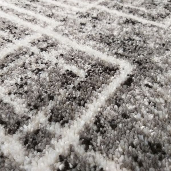DomTextilu Kvalitný sivý koberec s motívom štvorcov 38610-181645
