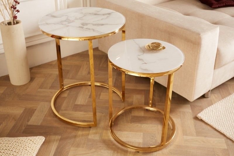 Estila Art-deco set príručných stolíkov Gold Marbleux v modernom štýle s kovovou postavou zlatej farby s mramorovým vzhľadom 60cm