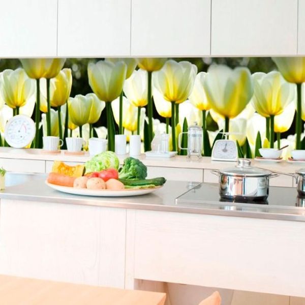 Samolepiaca fototapeta do kuchyne biele tulipány - 260x60