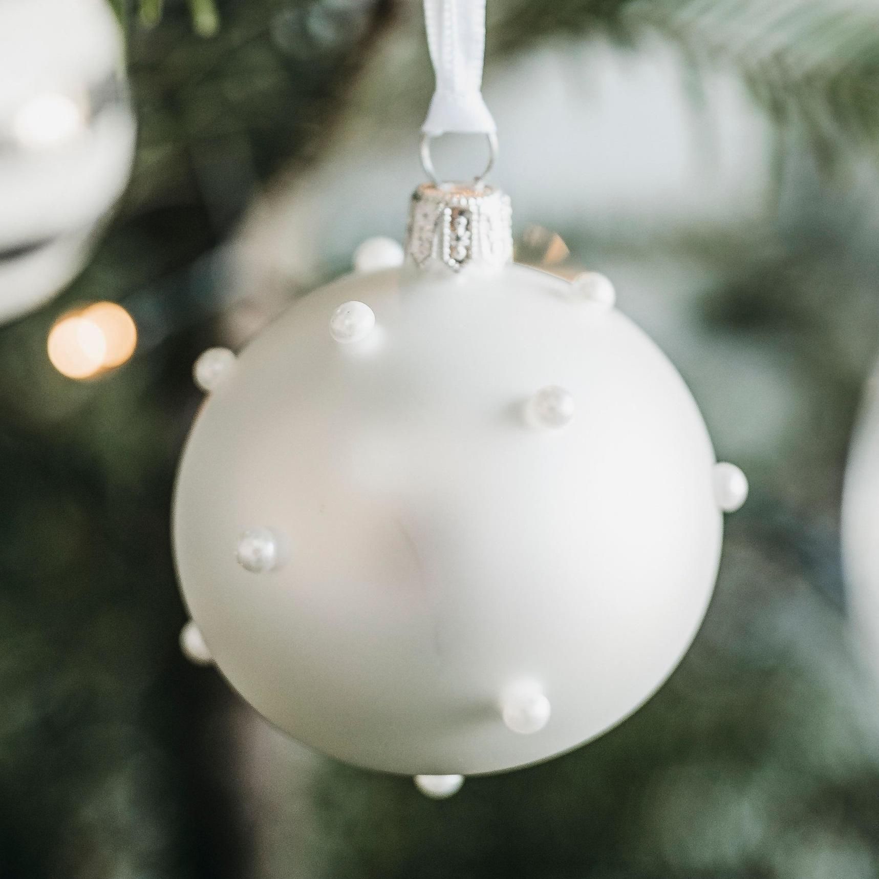 GLASSOR Sklenená vianočná ozdoba Pearls Matt white - 6 cm