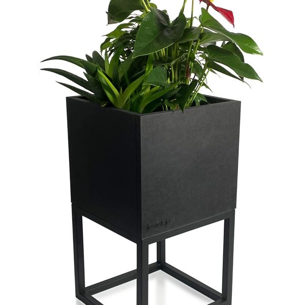 Domtextilu Tlmený a minimalistický čierny kovový kvetináč 22X22X40 cm