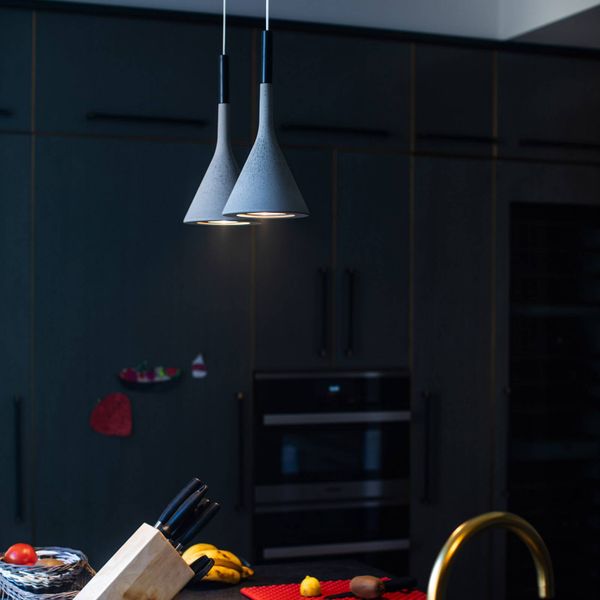 Foscarini Aplomb Mini závesná lampa z betónu biela, Kuchyňa, ručne odlievaný betón, hliník, GU10, 8W, K: 20cm